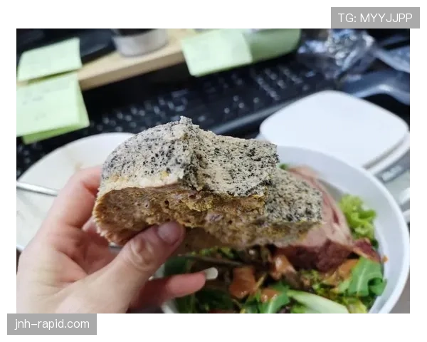 库里家冰箱里塞满蛋白粉,连女儿零食都是无糖的 库里家冰箱里塞满蛋白粉,连女儿零食都是无糖的