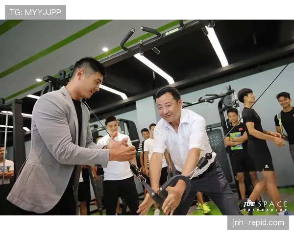 邢傲伟退役后开健身房?看他撸铁的样子还以为在备战奥运 邢傲伟退役后开健身房?看他撸铁的样子还以为在备战奥运